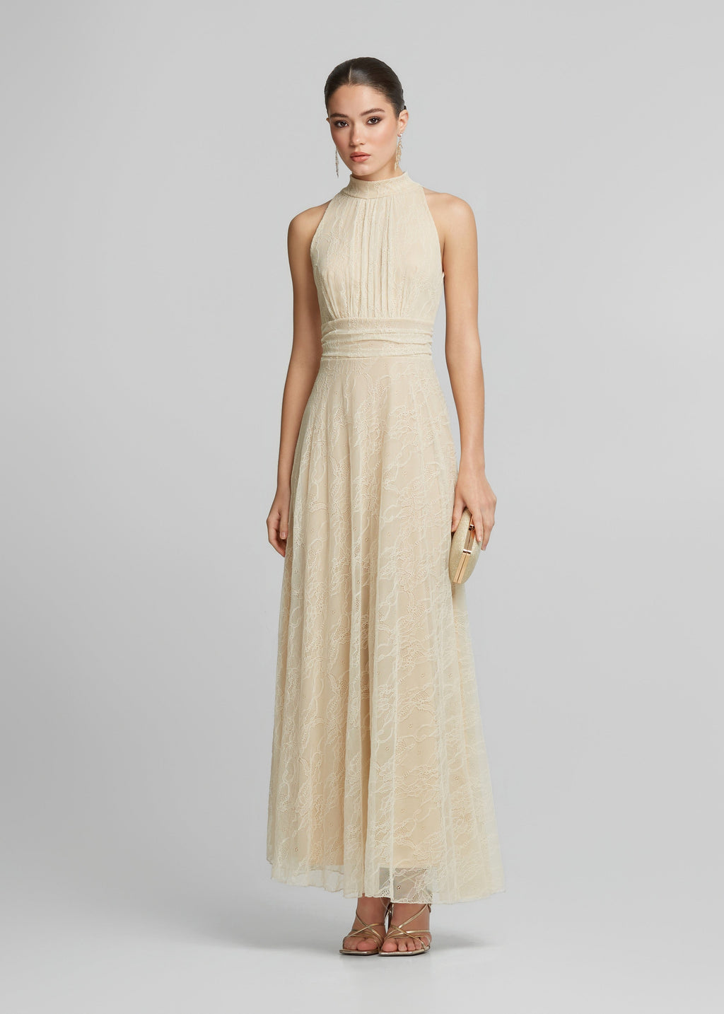 Μάξι φόρεμα με halter neck από δαντέλα