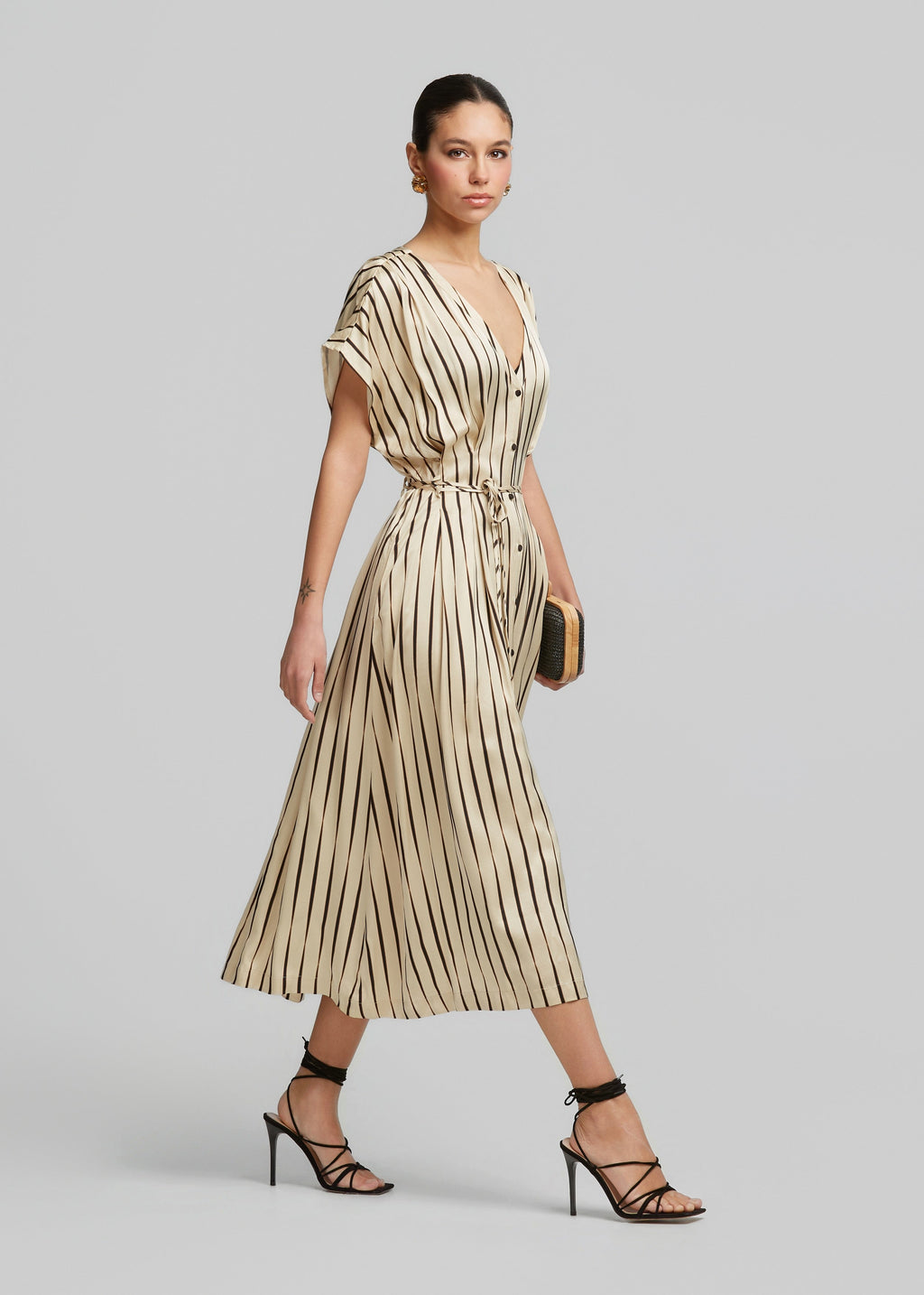 Μίντι σεμιζιέ ριγέ φόρεμα