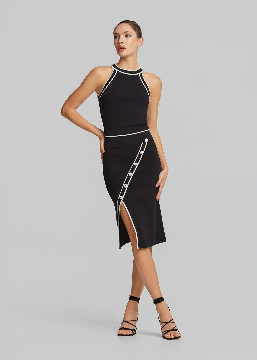 Πλεκτή ελαστική φούστα με λεπτομέρειες